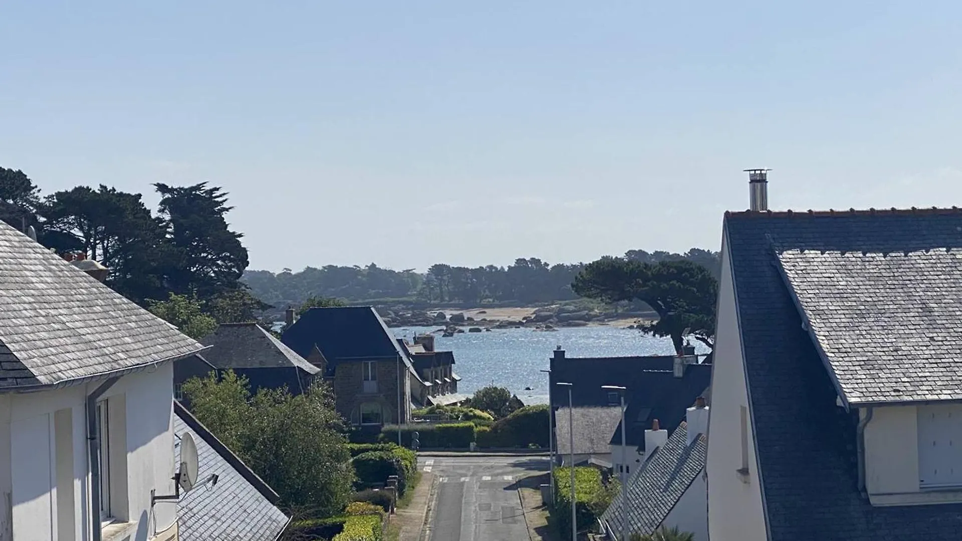 Bel Appartement Renove Avec Vue Mer A Tregastel, Proche Plage - Fr-1-368-462 Apartman